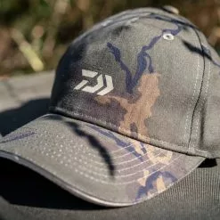 Daiwa Camo Peaked Hat -Fishing Rod Shop 3kfemyzl638016779261602609