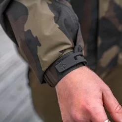 Avid Carp Ripstop Camo Jacket -Fishing Rod Shop xeculf10637940002336250891